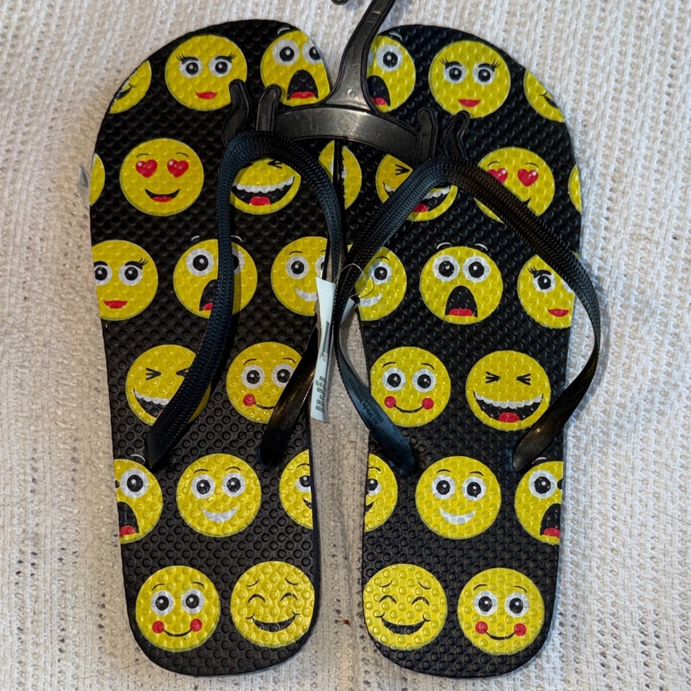 Emoji Flip Flops with Black Straps NWT Women’s Size M 7/8